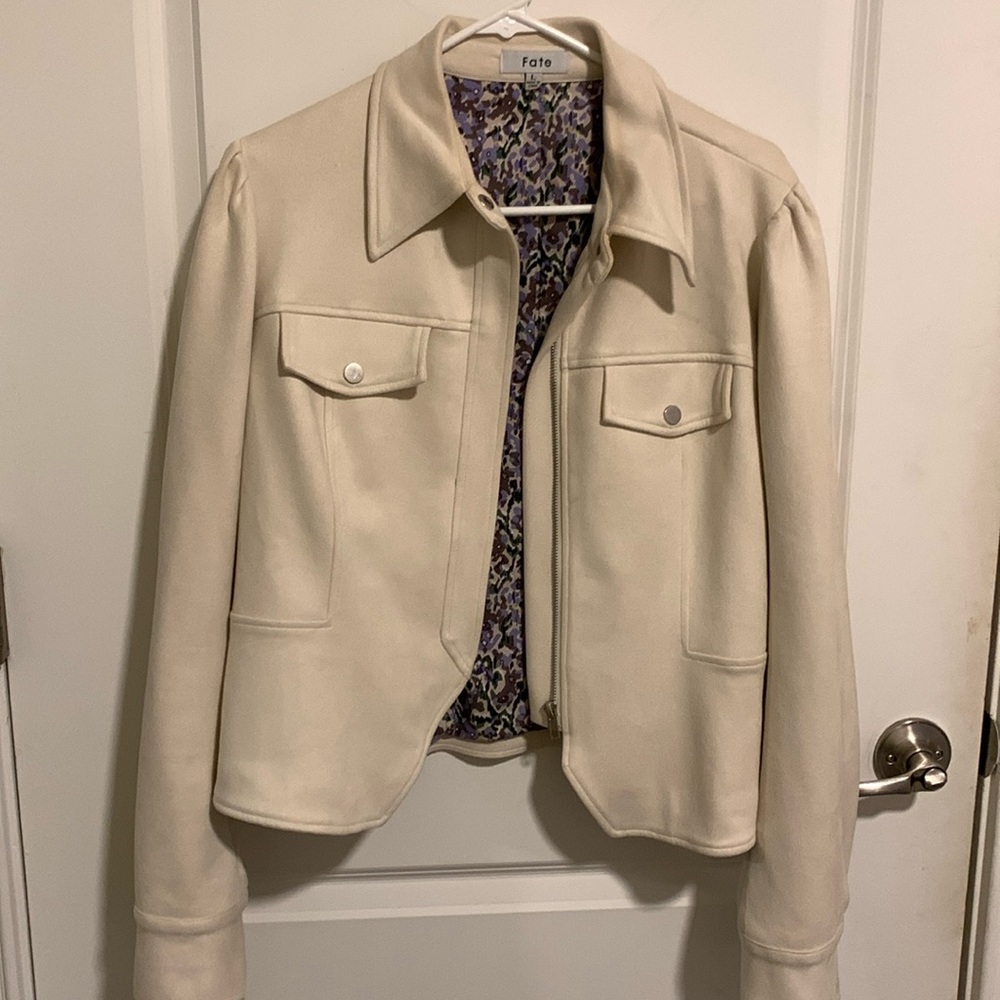 Adorable suede puffy sleeve Fate jacket.  Worn once.